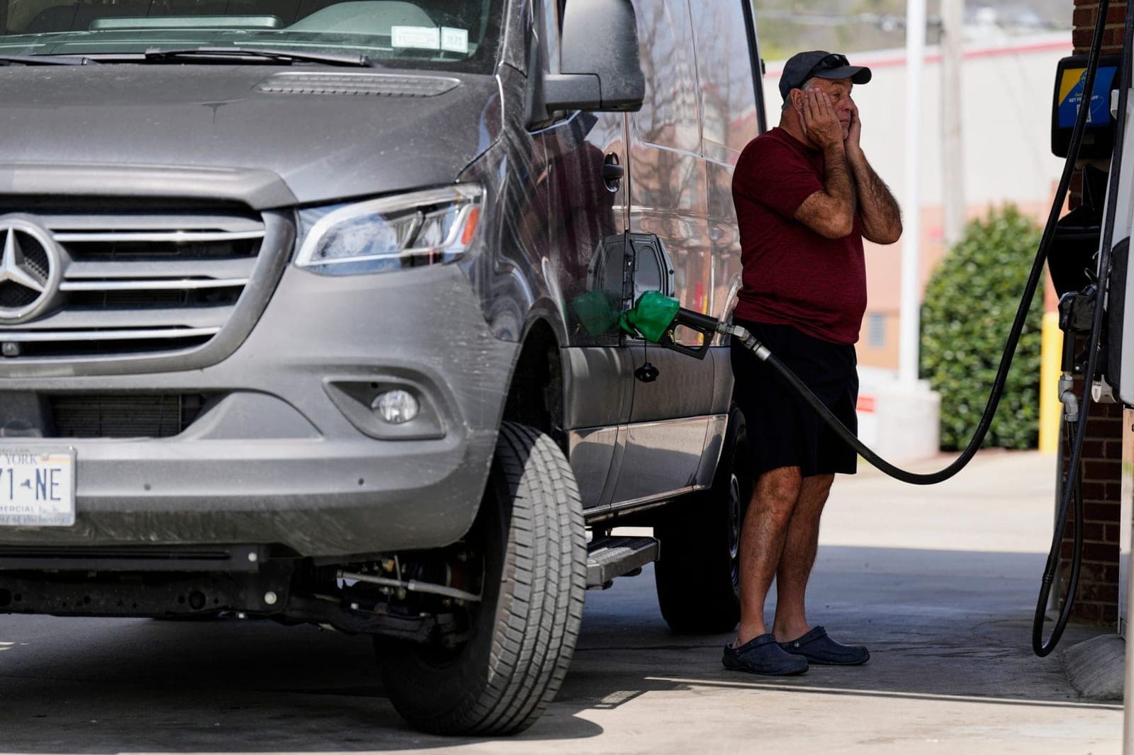 As fuel prices soar on Iran war, some lawmakers push to suspend federal gas tax that pays for highway and public transit programs