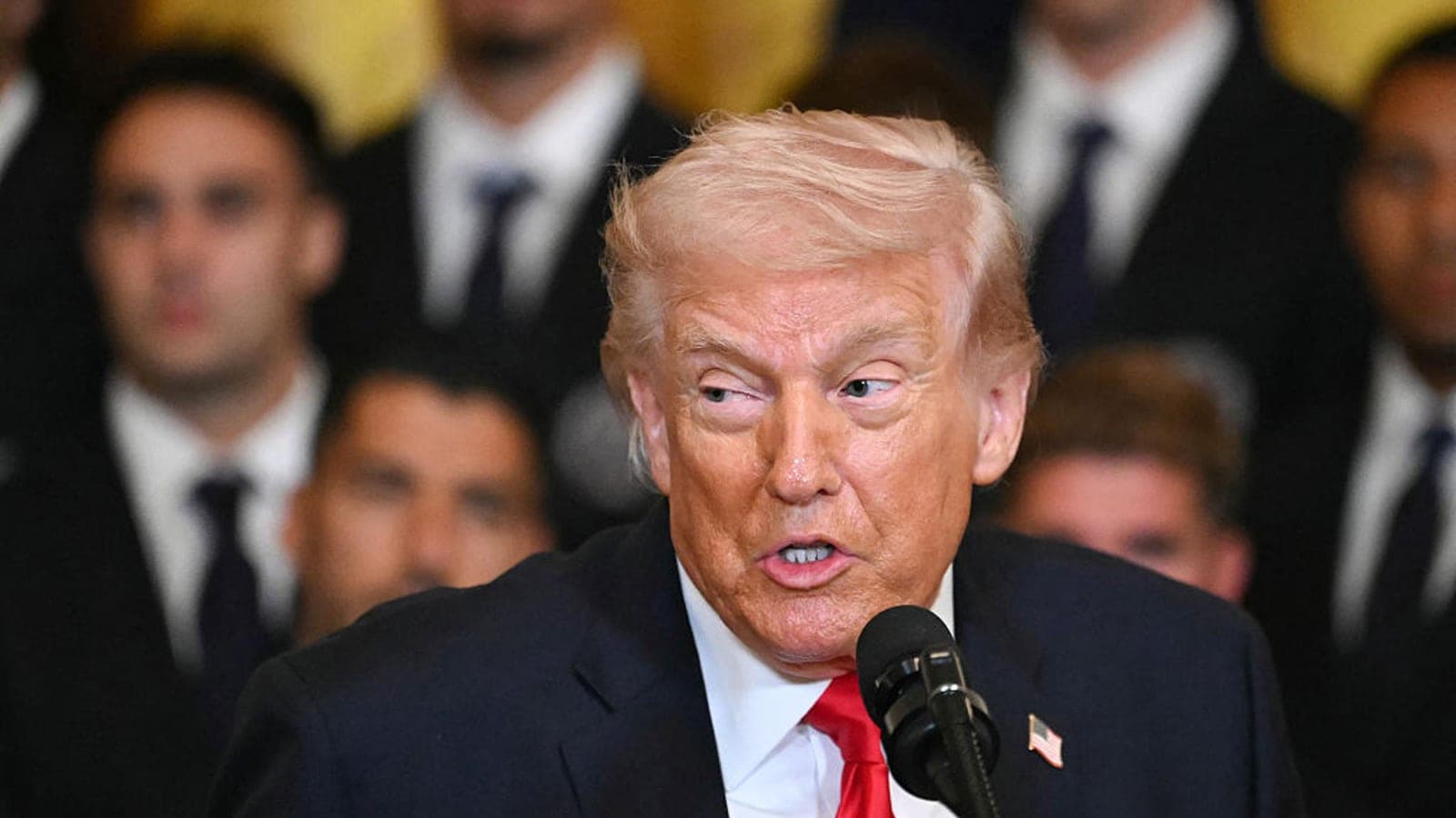 Trump Is Backing a Stock-Trading Ban That Doesn’t Ban Trading Stocks