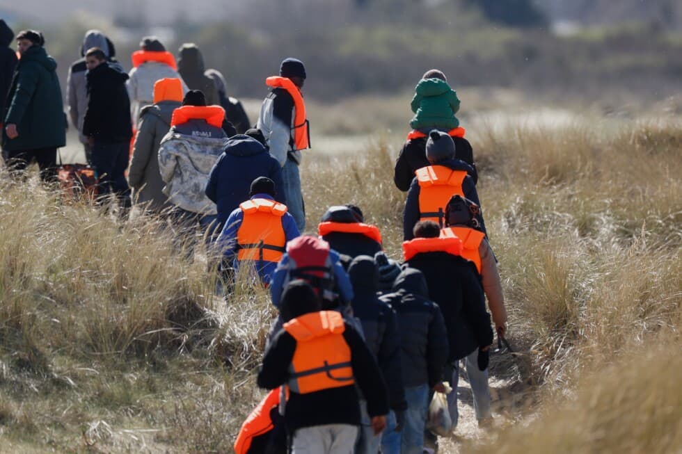 EU lawmakers vote to make it easier to set up migrant detention centers outside the bloc - AP News