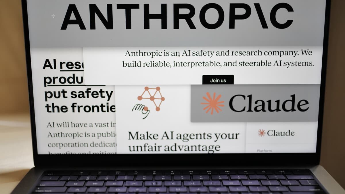 AI industry leaders' calling for more regulations sparks national debate
