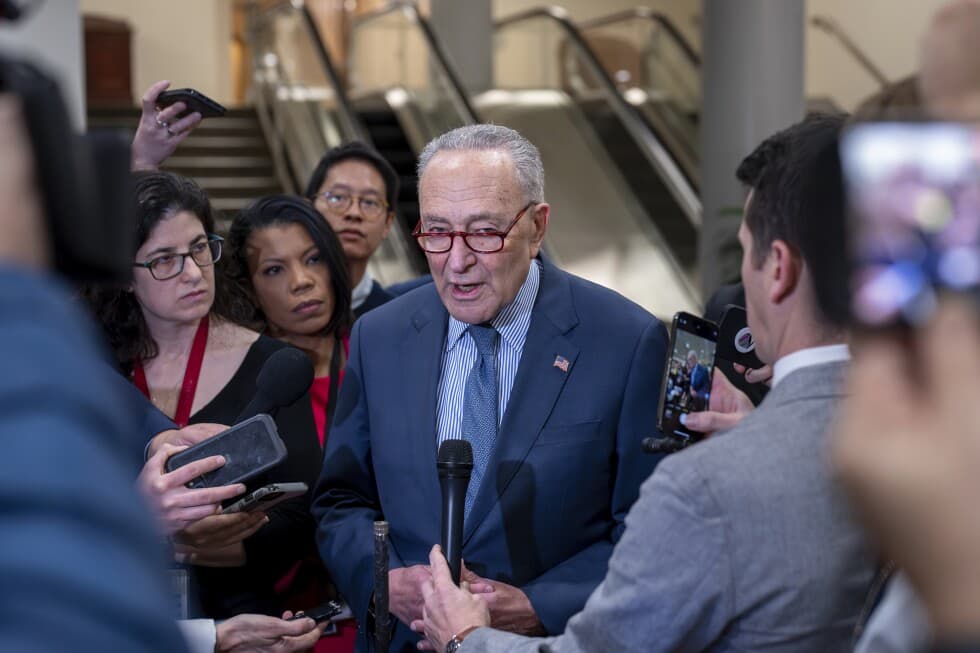 Senate Republicans block bipartisan border package, then scramble to find support for Ukraine aid - AP News