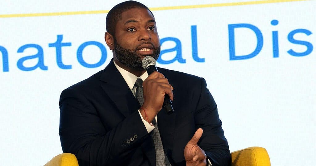 Florida gov. candidate Byron Donalds responds after Trump mentions removed from site