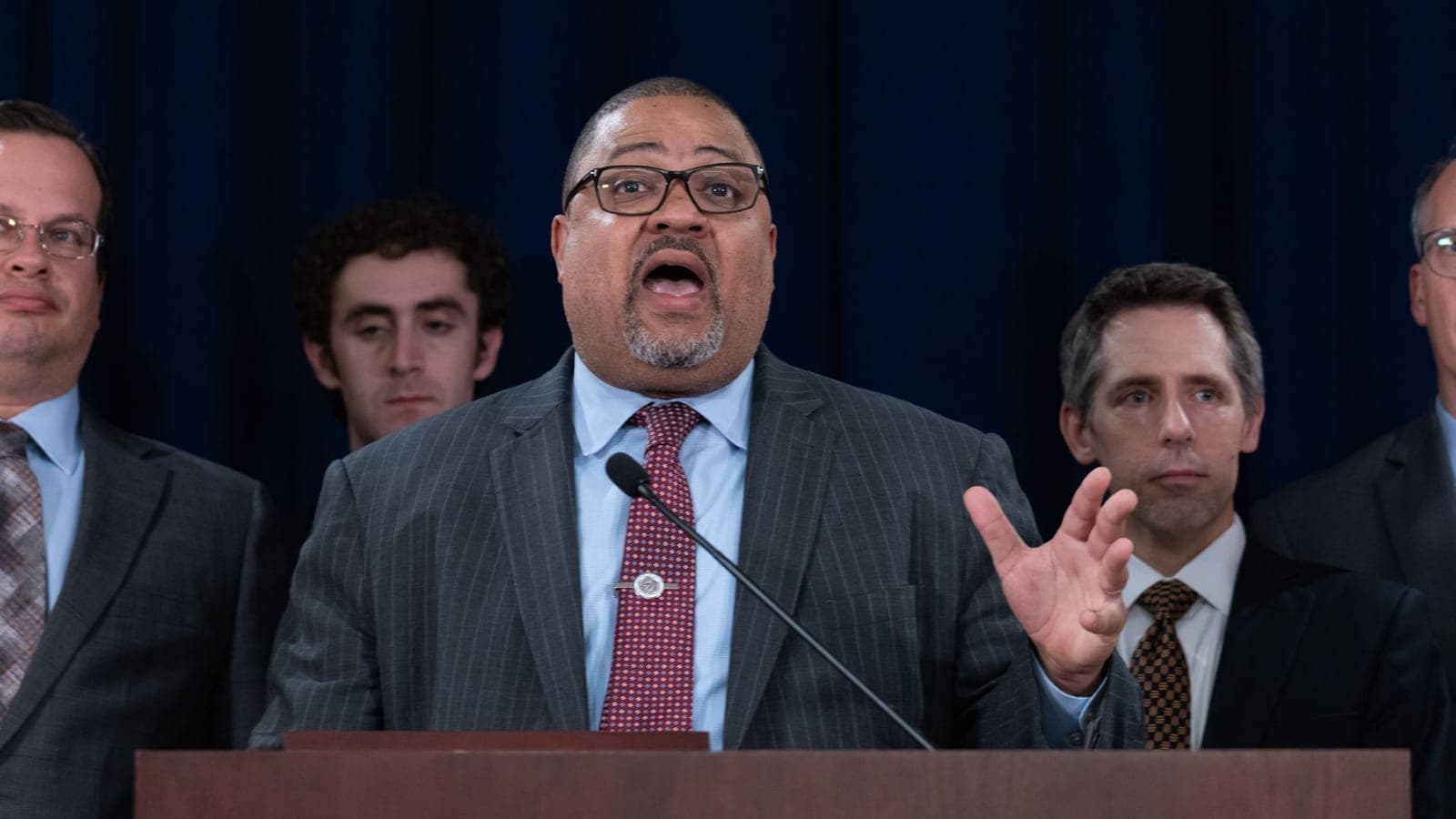 Manhattan DA Alvin Bragg to testify to Congress as GOP works to undermine Trump verdict - Axios