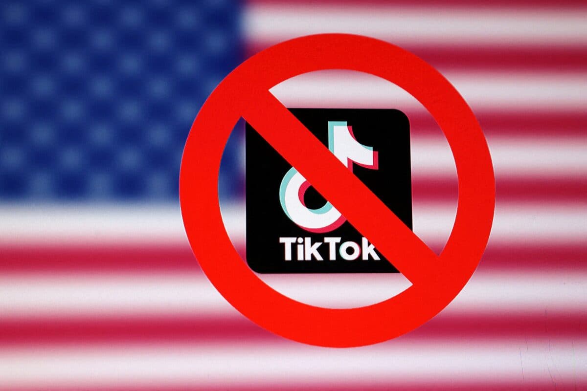 Senate Democrats ramp up pressure on Biden to delay TikTok ban - Reuters
