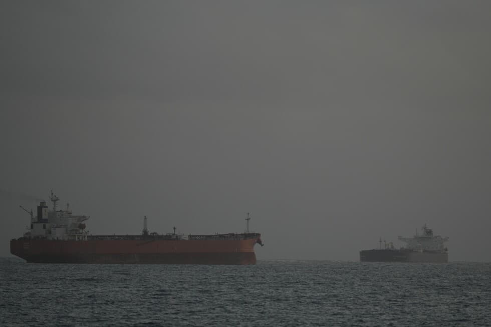 Russian ship carrying oil docks in Cuba