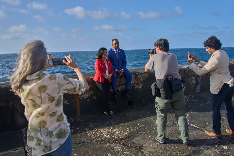 2 US lawmakers visiting Cuba denounce island's 'economic bombing' under energy blockade - AP News