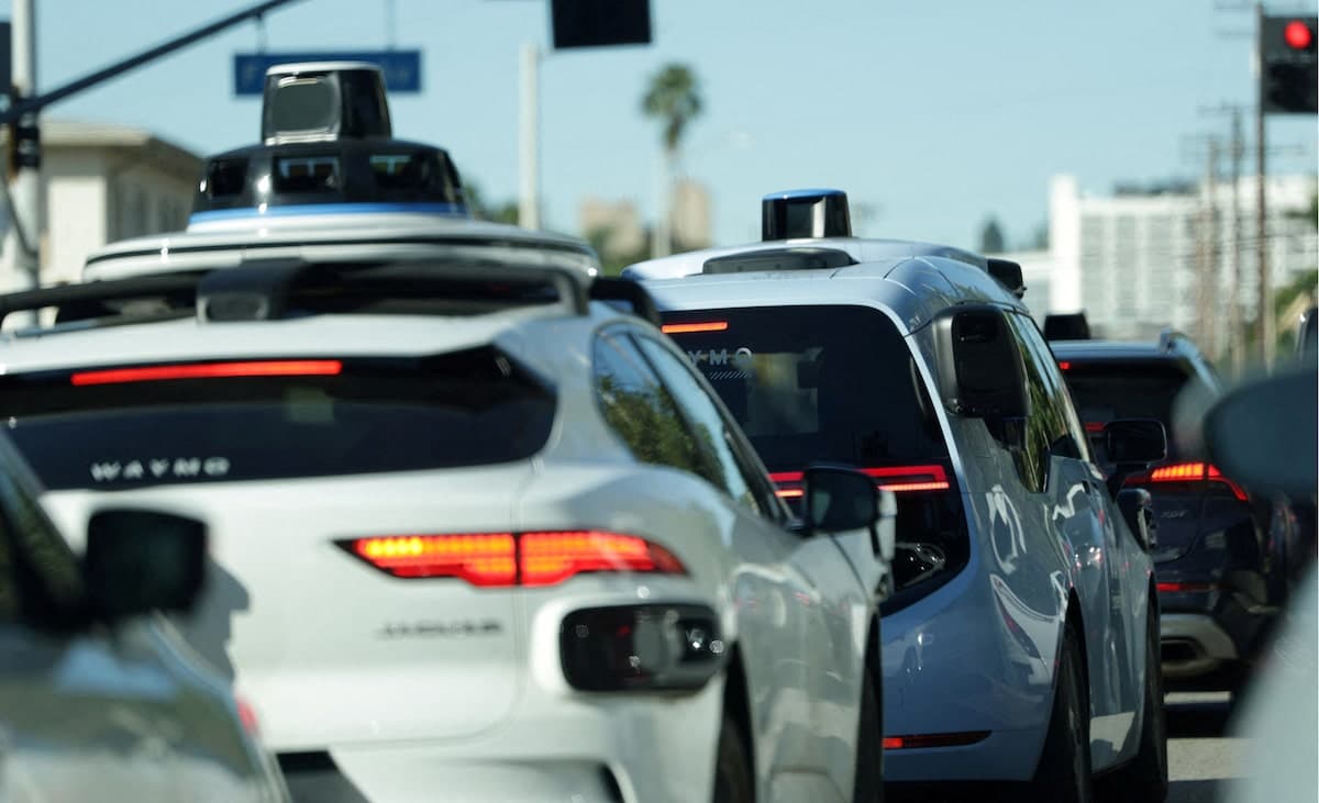 US lawmakers, Waymo, Tesla urge Congress to take action to speed deployment of self-driving cars - Reuters